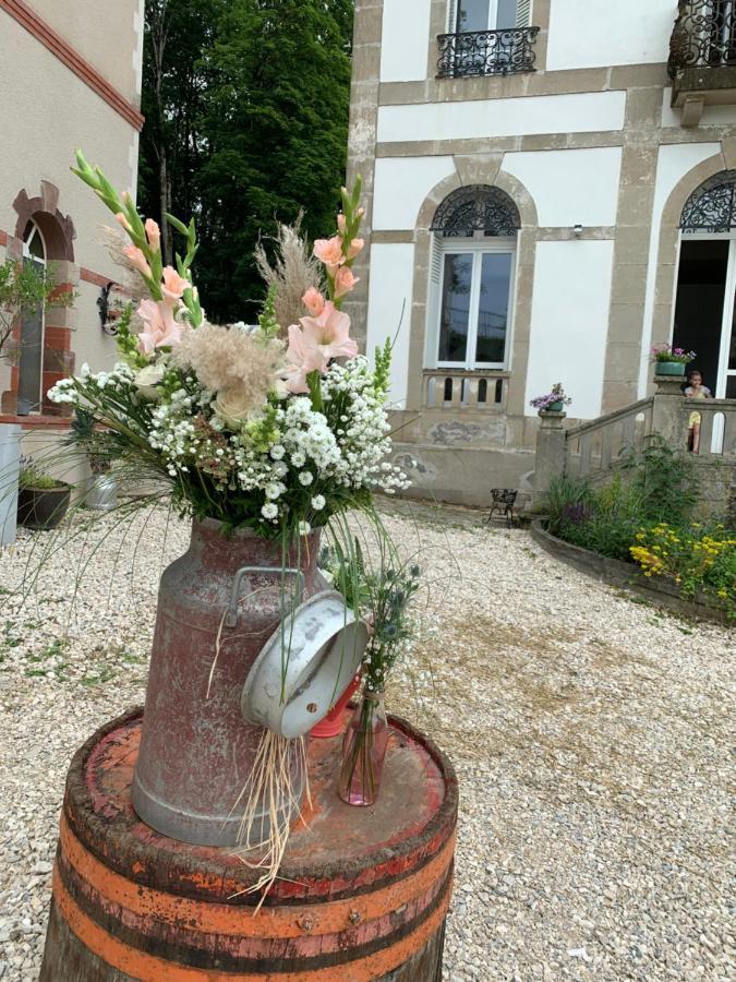 Le Chateau De Monthureux Le Sec Extérieur photo
