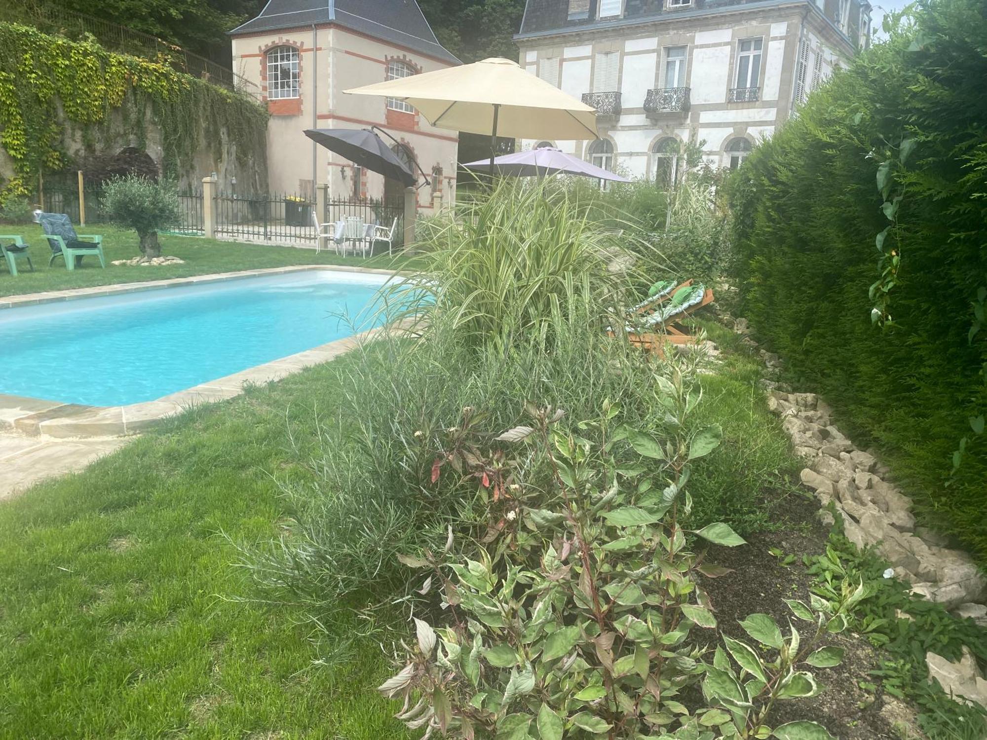 Le Chateau De Monthureux Le Sec Extérieur photo